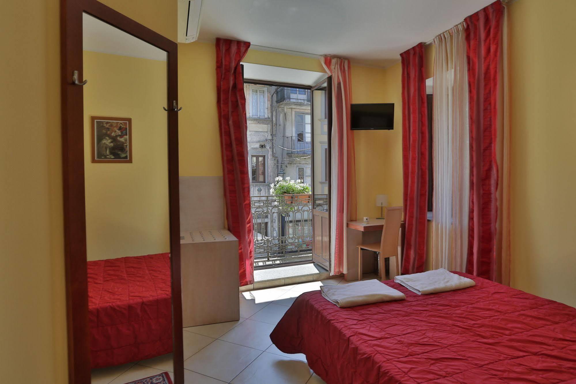 Hotel Conte Ruggero Serra San Bruno Exterior photo
