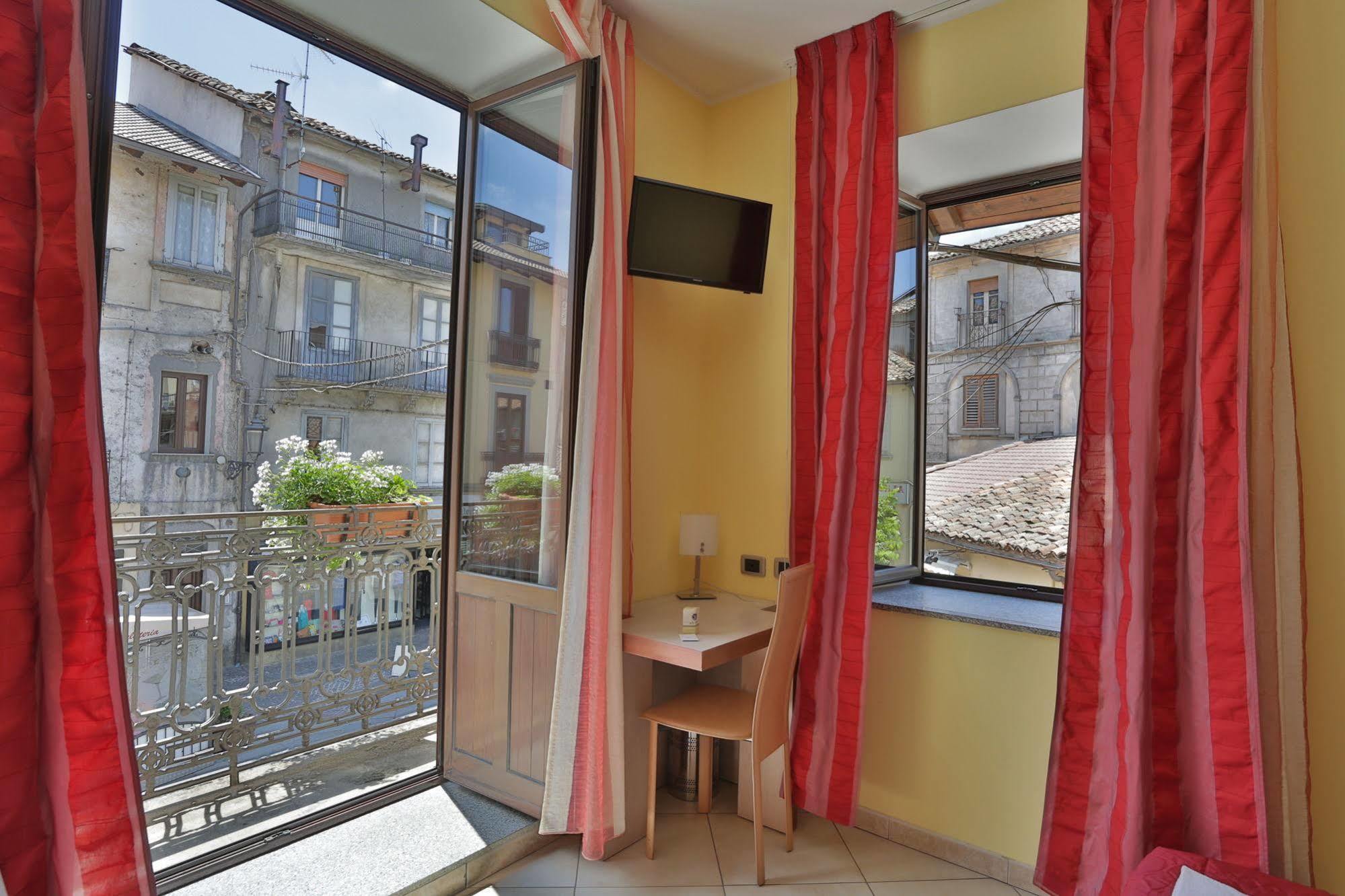 Hotel Conte Ruggero Serra San Bruno Exterior photo