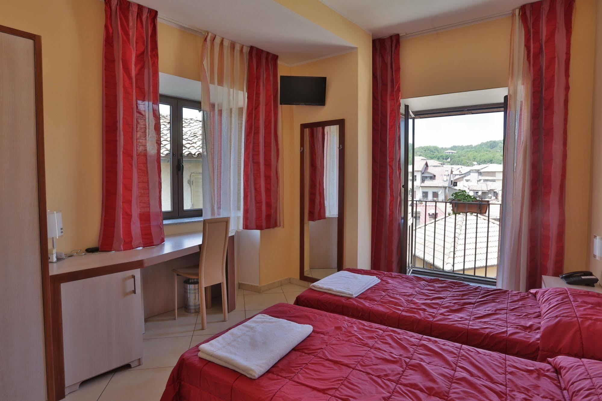 Hotel Conte Ruggero Serra San Bruno Exterior photo